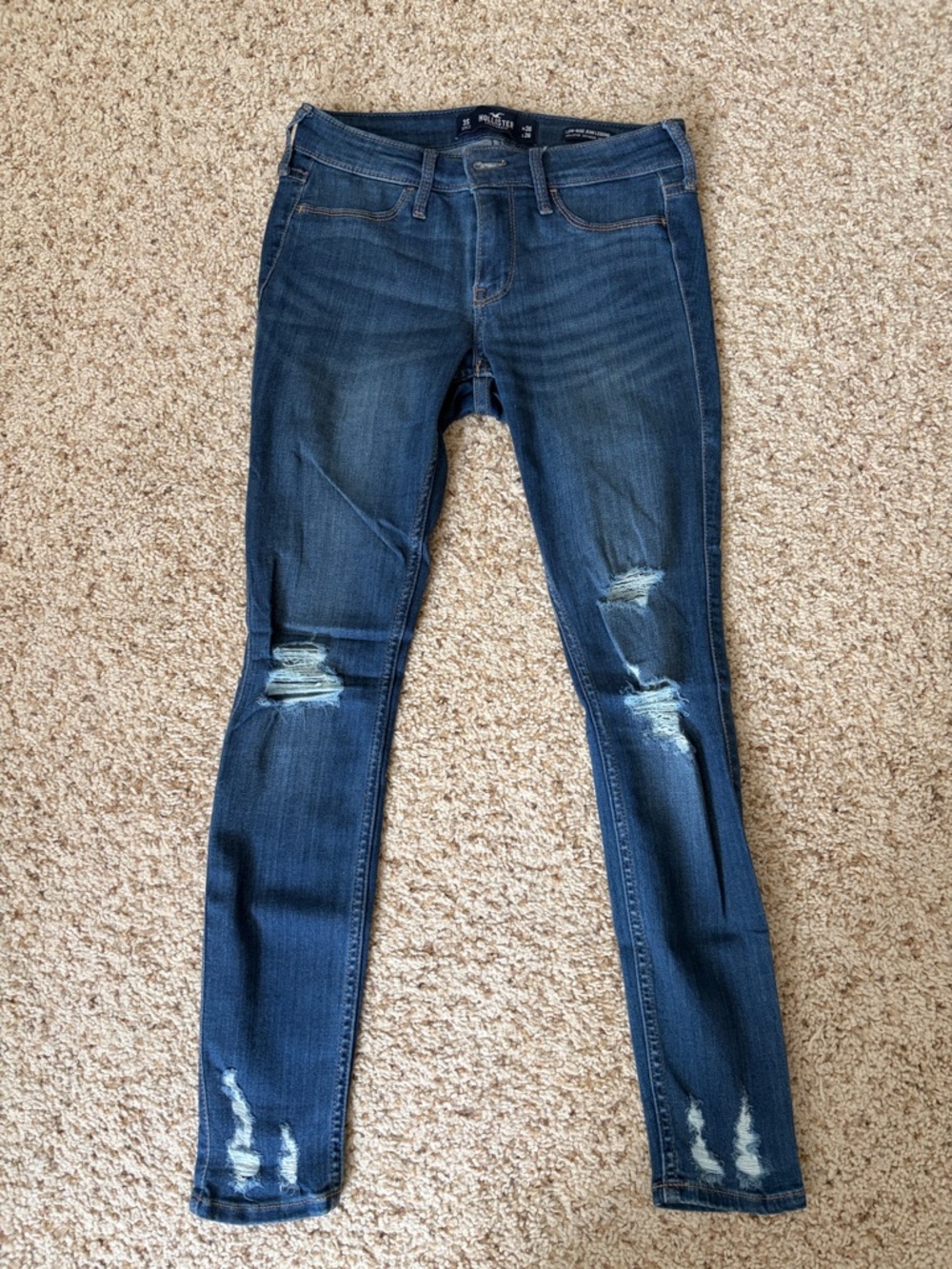 Hollister Distressed Low Rise Women’s Skinny Jeans Size 3S - loved these!
